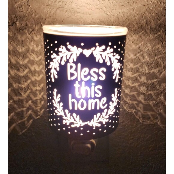 Scentsy Heart is Home (Bless this home) Wall Plug-in mini Warmer Nightlight - Picture 1 of 4